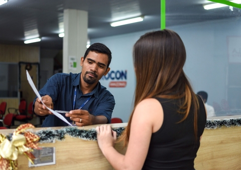 Procon alerta consumidores sobre compras online às vésperas do Natal em Manaus