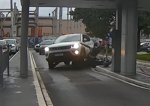 Vídeo mostra musa fitness atropelando segurança após dar golpe de R$ 13 mil em joalheria