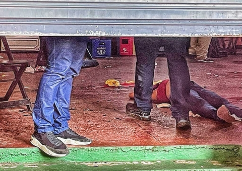 Tiroteio em bar termina com garçonete morta e clientes baleados em Manaus