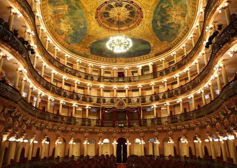 Edital para uso gratuito do Teatro Amazonas é lançado; confira