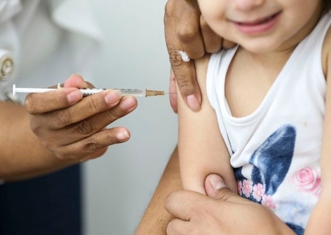 Prefeitura anuncia dose de reforço da vacina contra Covid para crianças de 5 a 11 anos em Manaus