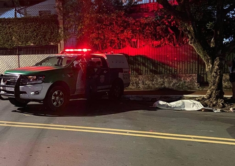 Homem cai enquanto fugia de criminosos e é executado perto de igreja em Manaus