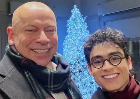 Leandro Karnal rebate críticas homofóbicas após assumir casamento com cantor 32 anos mais novo