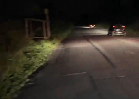 Homem encontra corpo apodrecendo enquanto aguardava ônibus na AM-010