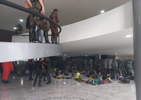 Bolsonaristas presos por atos terroristas serão transferidos para penitenciárias