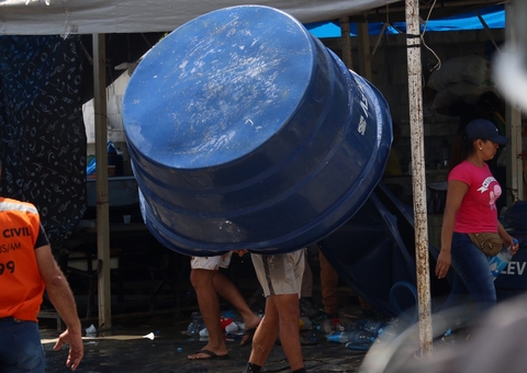 Bolsonaristas desmontam acampamento da frente do CMA em Manaus 