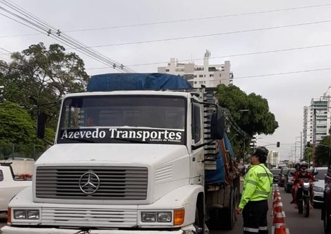 Fiscalização de veículos pesados continua nesta quarta em Manaus