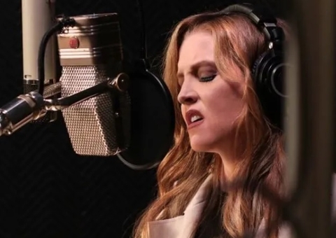 Lisa Presley, filha de Elvis Presley, morre aos 54 anos