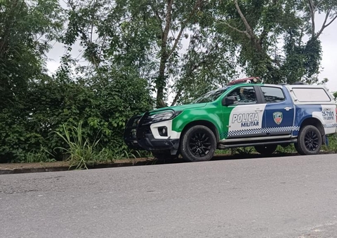 Catadores de recicláveis encontram feto jogado em lixeira de Manaus