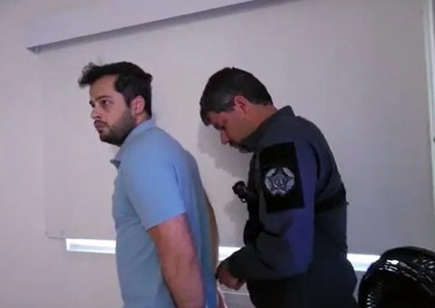 Médico indiciado por abuso sexual contra pacientes tem prisão mantida