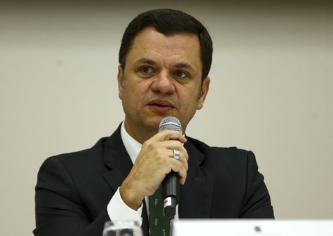 Preso, Anderson Torres se mantém em silêncio no depoimento à PF