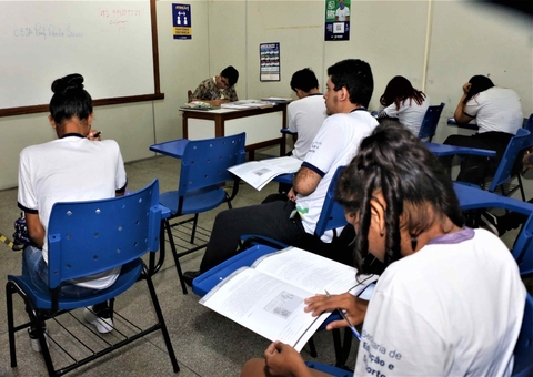 Com 46 mil vagas, matrícula de novos alunos do EJA começa nesta sexta