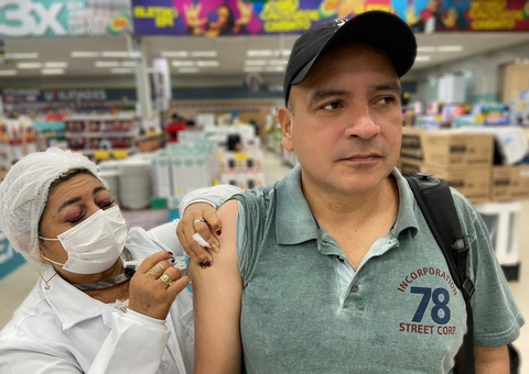 Campanha oferta vacinação contra a Covid em shoppings de Manaus