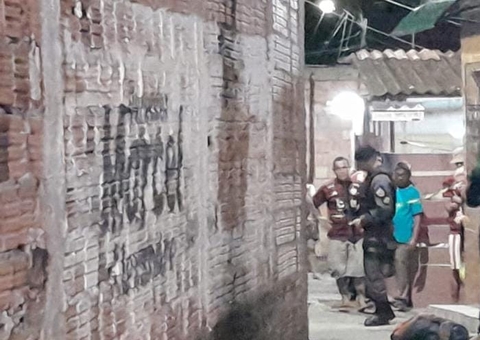 Jovem tenta escapar da morte fugindo para beco e acaba encurralado e morto em Manaus