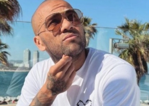 Acusado de estupro, Daniel Alves deu três versões diferentes sobre o caso