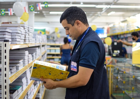 Material escolar tem aumento de até 15% em relação a 2022; veja tabela de preços