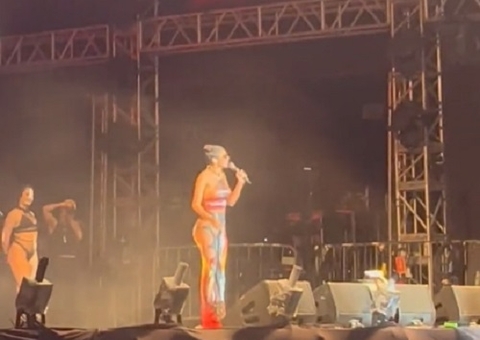 Vídeo: Pocah interrompe show ao passar mal: 'Saí do palco e vomitei'