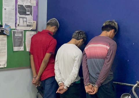 Trio é preso com armas em carro roubado em avenida de Manaus