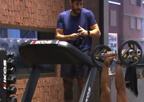 Ricardo e Cara de Sapato se desentendem por causa de frigideira