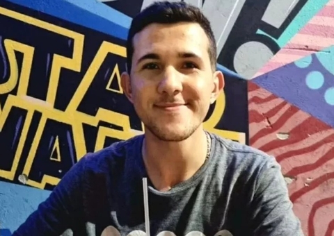 Jovem leva 11 facadas e vai andando até hospital