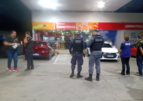 Postos de combustíveis são flagrados vendendo bebidas alcóolicas em Manaus