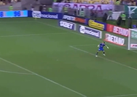 Cano marca golaço do meio de campo e Fluminense vence o Vasco; veja o gol