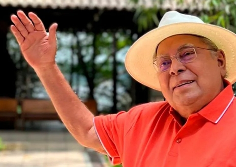 Amazonino Mendes pode ser cremado, família ainda não decidiu 