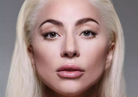 Lady Gaga divulga primeira imagem como Arlequina em Coringa 2