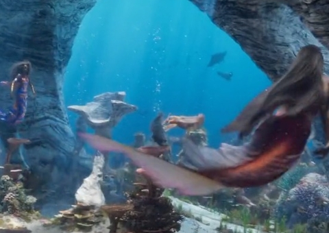 Úrsula marca Ariel em teaser inédito de A Pequena Sereia; assista