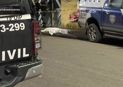 Mulher é assassinada a tiros em calçada na Compensa