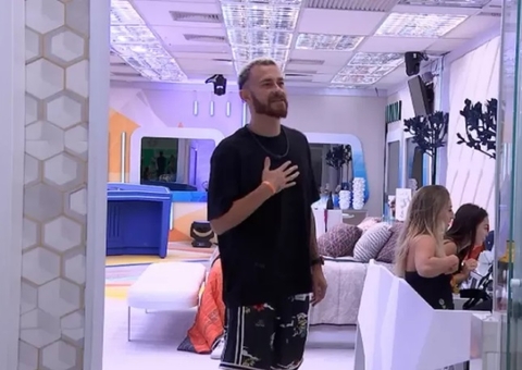Fred e Larissa combinam de tomar banho pelados no BBB23: 'Vamos juntos'