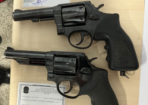 Criminosos assaltam banco e levam armas de seguranças em Manaus