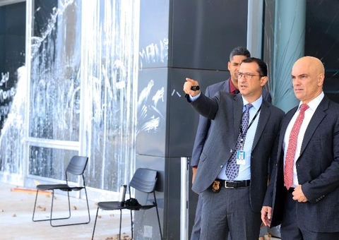 Moraes decide que STF vai julgar militares por atos golpistas