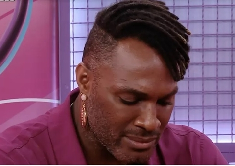 Nicácio chora ao descobrir que sofreu intolerância religiosa no BBB23; veja vídeo