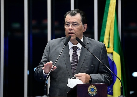 Eduardo Braga faz homenagem especial a Amazonino Mendes no Senado