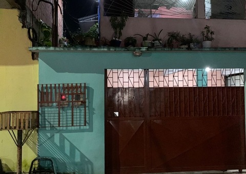 Homem morre enquanto desmontava geladeira em Manaus