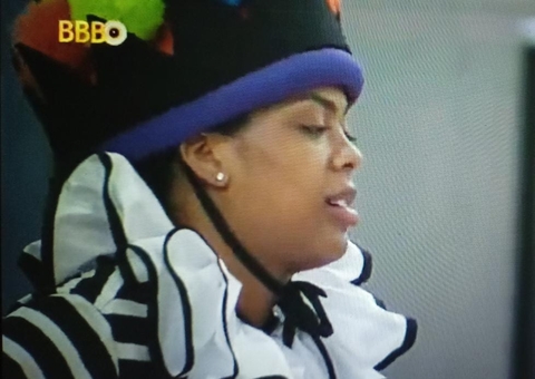 BBB23: Marvvila sofre com dor durante castigo do monstro: 'Suando frio'