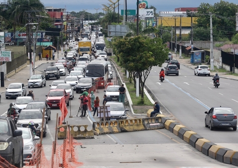Obras no viaduto do Manoa são retomadas em Manaus