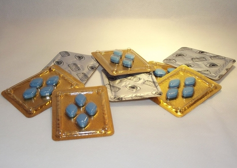 Homem morre após tomar dois comprimidos de Viagra durante bebedeira