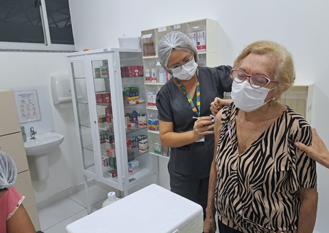 Policlínica da Funati amplia oferta de vacina bivalente a idosos em Manaus