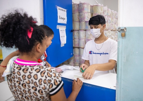 Responsáveis com iniciais K e L devem receber o ‘Leite do Meu Filho’ nesta quinta