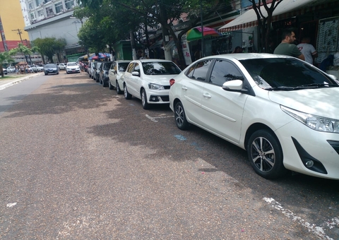Zona Azul é notificada por irregularidade nas vagas do Centro de Manaus