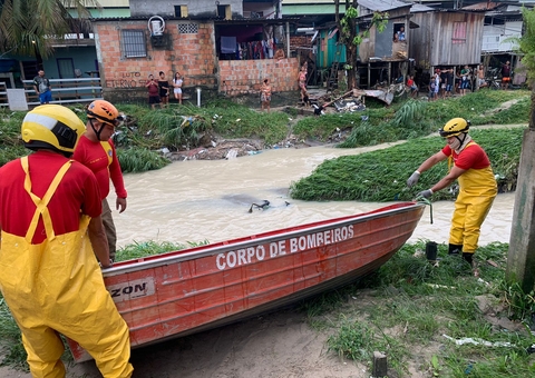 Corpo é encontrado com pés e mãos amarrados em igarapé após temporal em Manaus