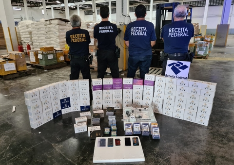 Receita Federal apreende produtos em transportadora de Manaus avaliados em quase meio milhão