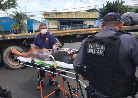 Justiceiro atira em criminosos durante assalto a ônibus em Manaus