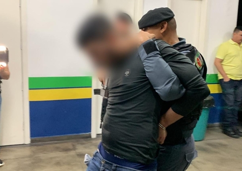 Homem é preso e comparsa foge após série de assaltos em Manaus