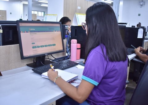 Com ampliação para crianças a partir de 10 anos, Programa Bolsa Idiomas começa em abril em Manaus