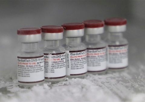 Amazonas recebe 36 mil doses da vacina contra a Covid-19 para bebês