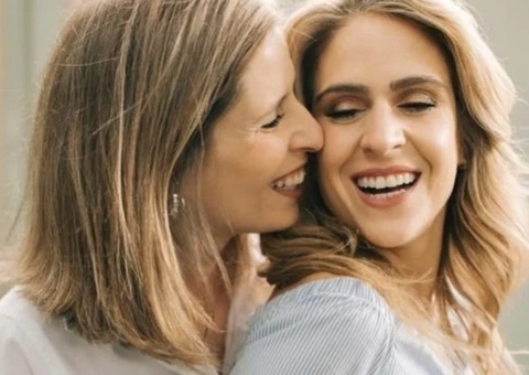 Repórter da Record se casa com produtora da Globo: 'O amor sempre vence'