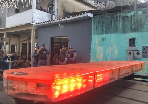 Cliente é executado a tiros dentro de barbearia em Manaus; vídeo